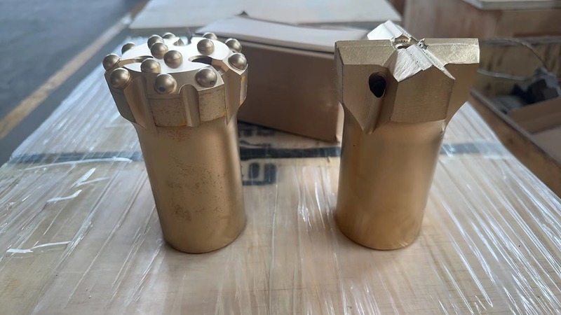 button_bits.jpg button_bits.jpg