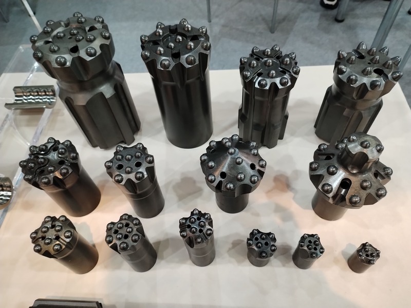 threaded_button_bits.jpg threaded_button_bits.jpg